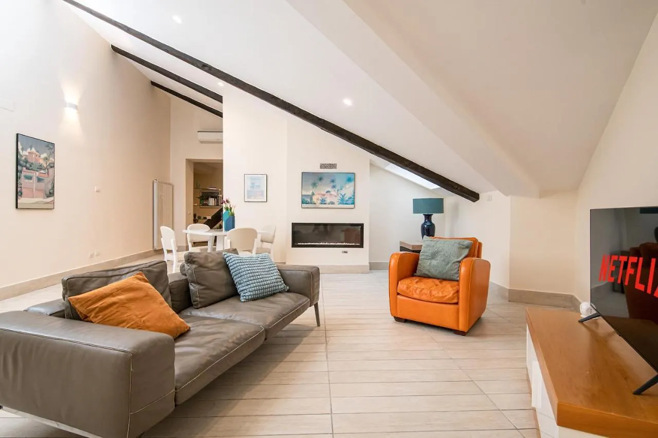 Les Maisons Napoli 0*, نابولي
