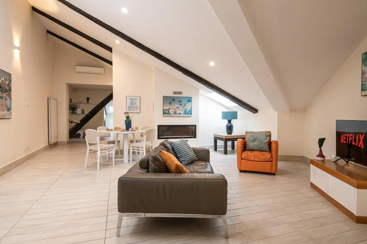 Les Maisons Napoli contacts